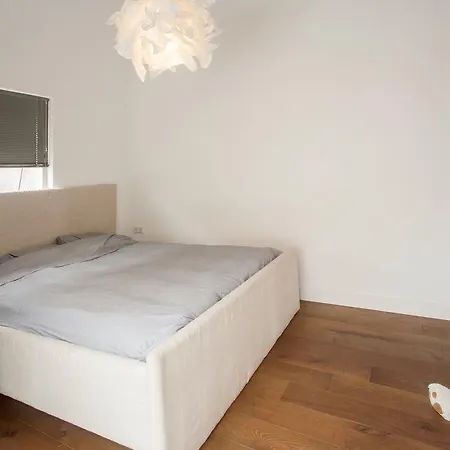 Modern With Balcony, Sleeps 2 *