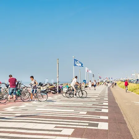 Modern With Balcony, Sleeps 2 * Zandvoort